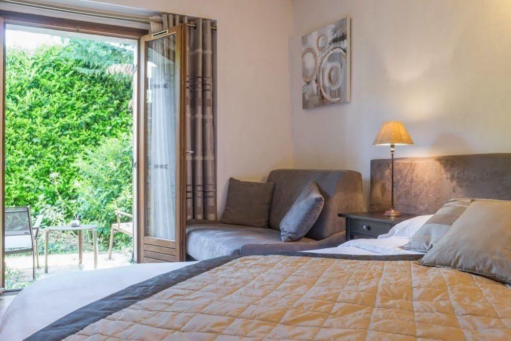Logis Hotel Le Petit Casset La Boisse ภายนอก รูปภาพ