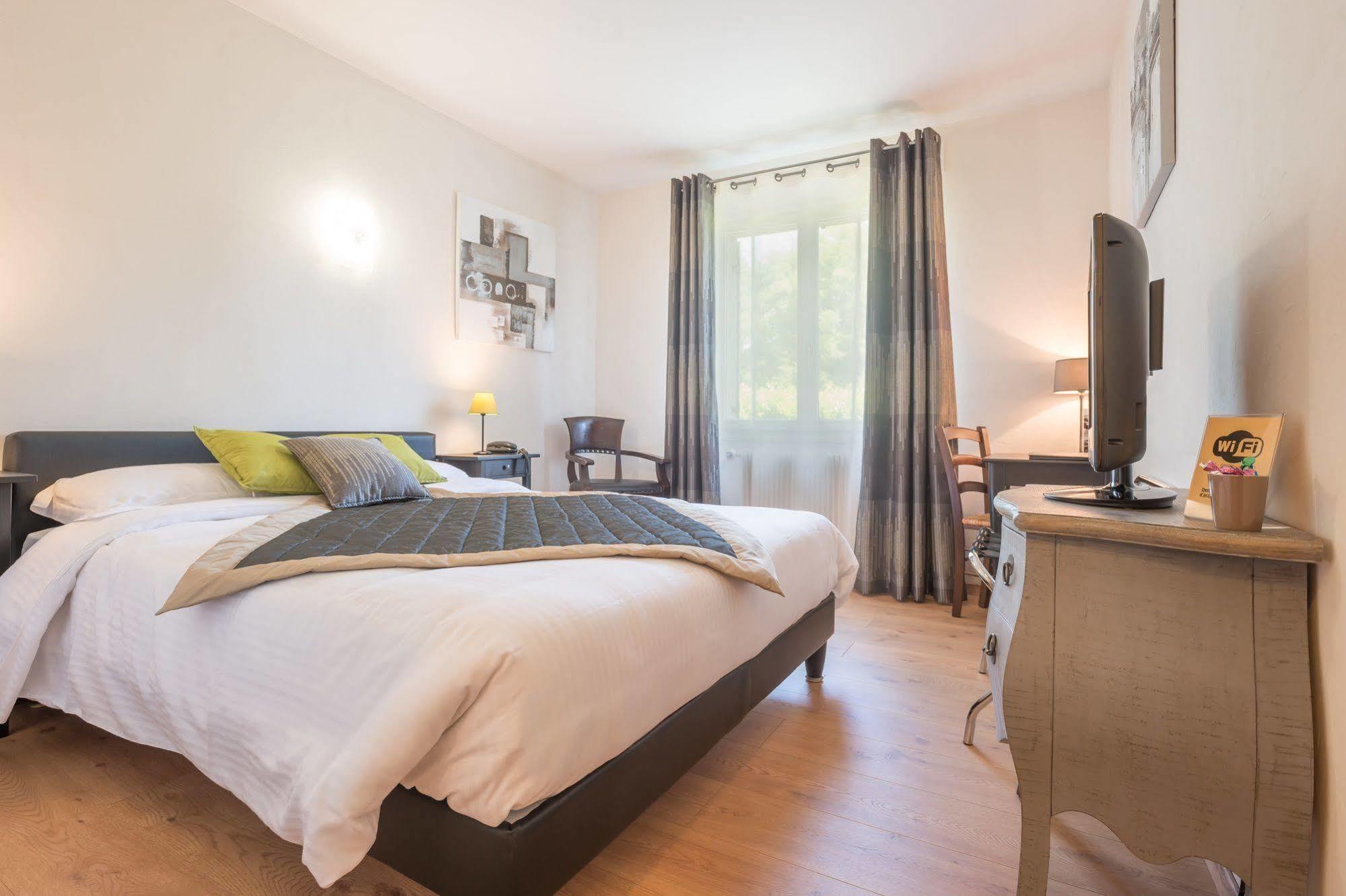 Logis Hotel Le Petit Casset La Boisse ภายนอก รูปภาพ
