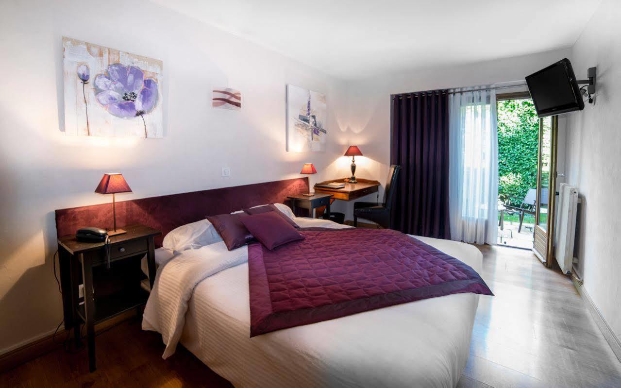 Logis Hotel Le Petit Casset La Boisse ภายนอก รูปภาพ