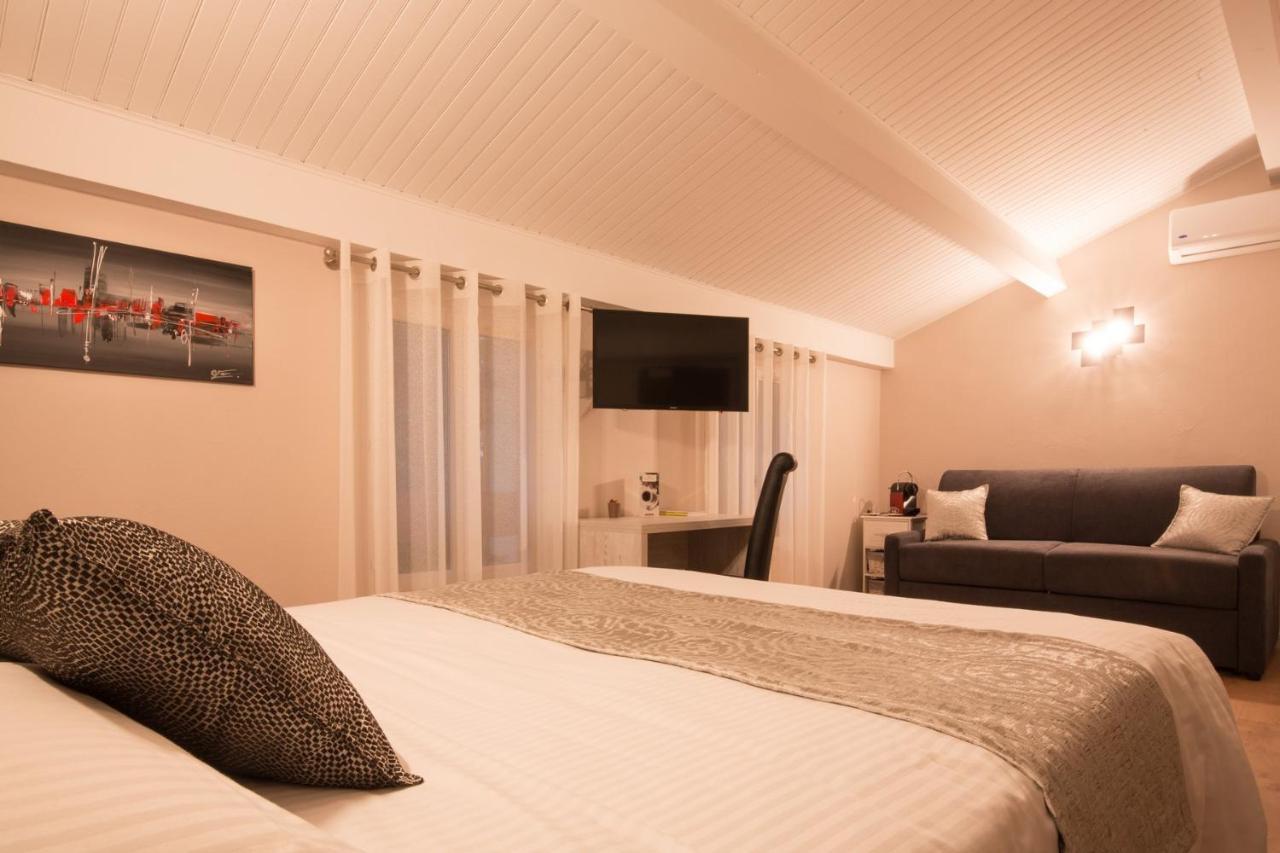 Logis Hotel Le Petit Casset La Boisse ภายนอก รูปภาพ
